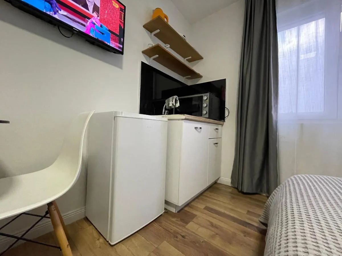 Central Studio Apartments Tirana 0*,  Albania