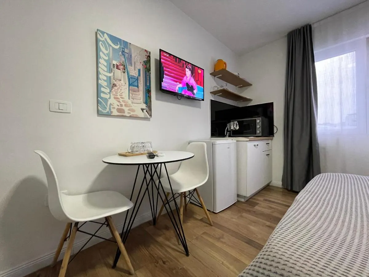 Central Studio Apartments Tirana Hotel apartamentowy