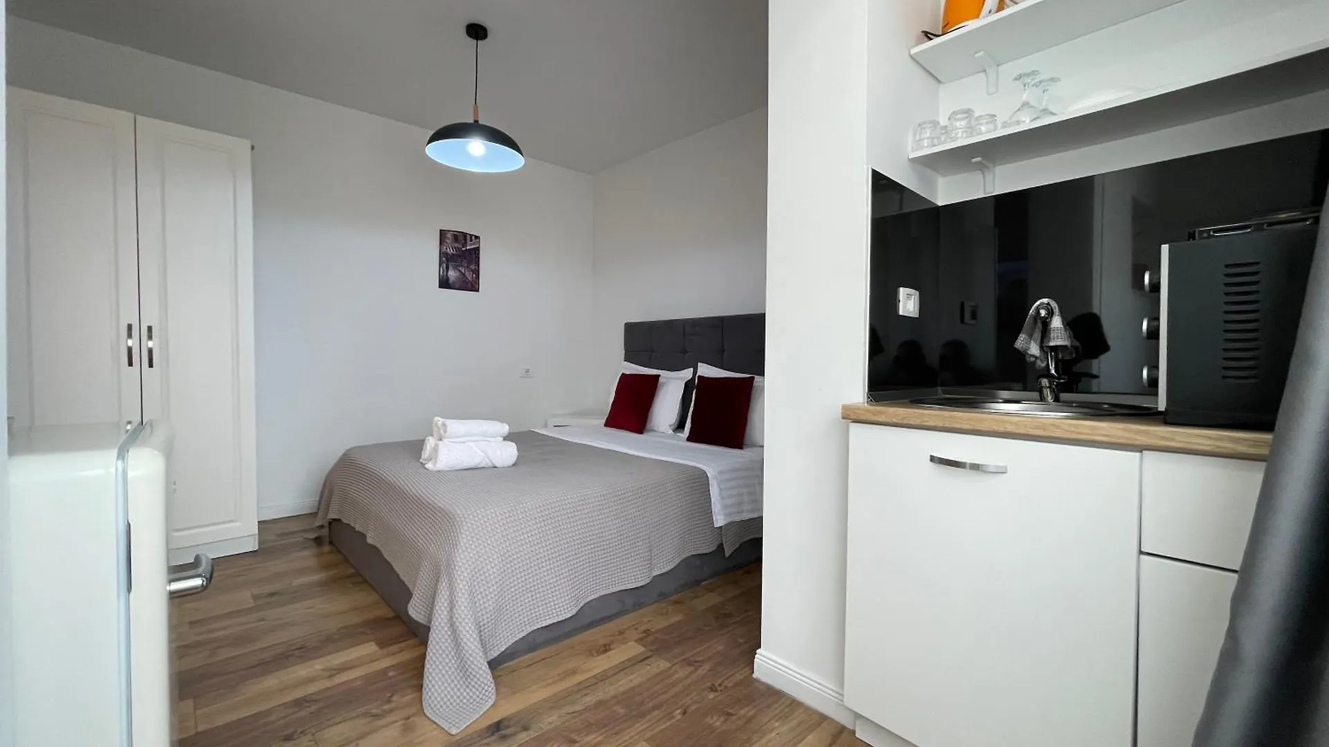 Central Studio Apartments Tirana Hotel apartamentowy